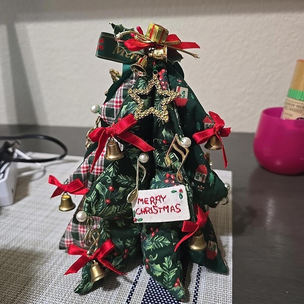 VINTAGE HANDMADE Stuffed Fabric 8" 6-Section Christmas Tree